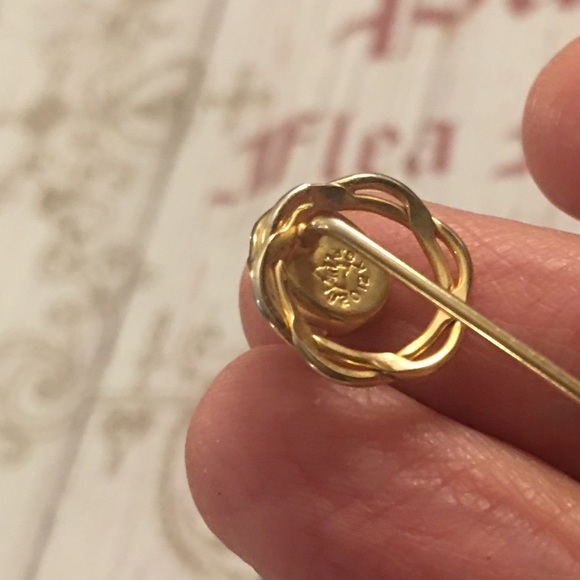 Genuine nephrite jade 12K gold filled pin - Picture 3 of 5